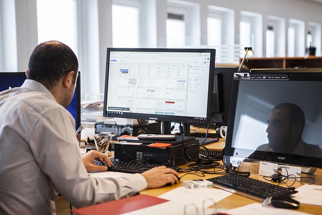 Cuánta energía consume una computadora de escritorio por hora